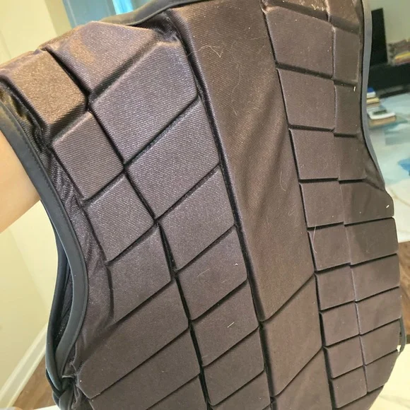 Chan’s Equestrianism Safety Vest - Picture 8 of 8